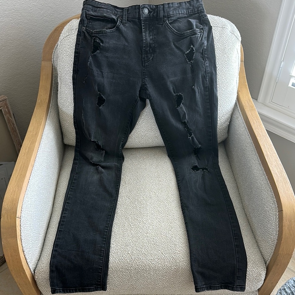 Distressed Black Men’s Jeans